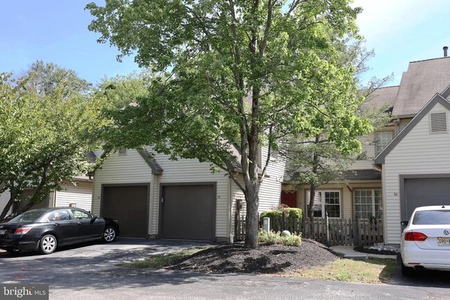property at 53 Woodlake Dr