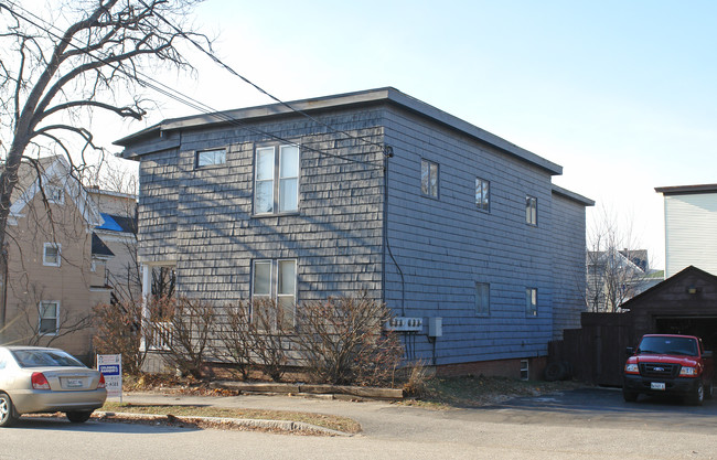 100 College St in Lewiston, ME - Foto de edificio - Building Photo