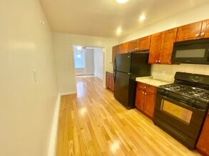 1 Garden Ct, Unit 1 in Boston, MA - Foto de edificio - Building Photo