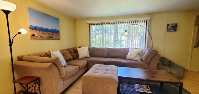 1320 Main St in Frankfort, MI - Building Photo - Building Photo