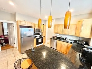 68 Calumet St, Unit 1 in Boston, MA - Building Photo - Building Photo