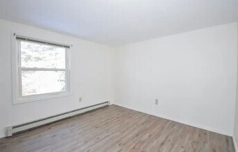 36 Toftree Ln in Dover, NH - Building Photo - Building Photo