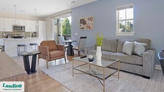 1000 Forestview Dr in Oakwood, GA - Building Photo