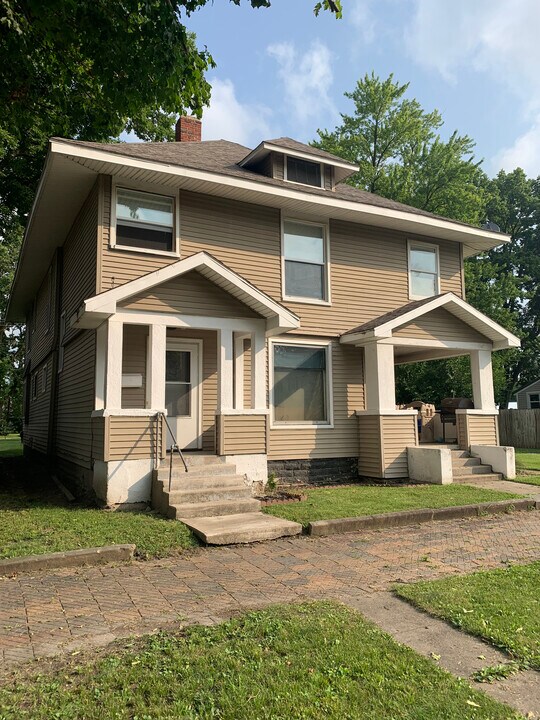 276 E 6th St, Unit Upper in Peru, IN - Foto de edificio