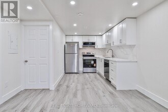 226 Pleasant Ave in Toronto, ON - Building Photo - Building Photo