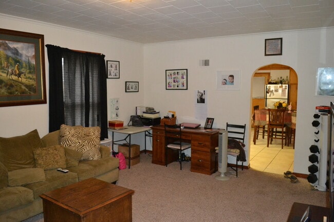 635-6355 Court St in Clay Center, KS - Building Photo - Building Photo