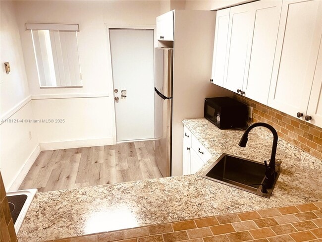 1550 NE 191st St in Miami, FL - Building Photo - Building Photo