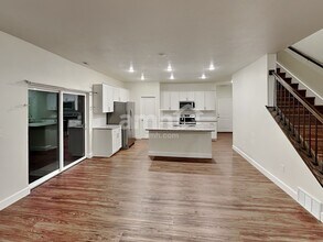 1359 E White St in Lehi, UT - Building Photo - Building Photo