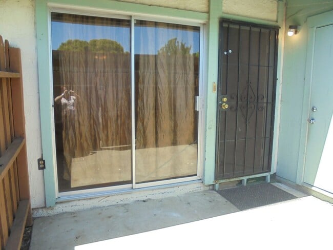 property at 1625 Park Ln
