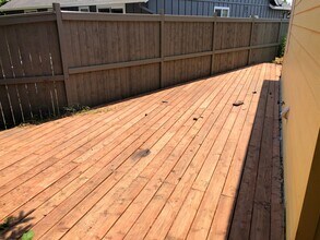 924 S 9th St in Harrisburg, OR - Building Photo - Building Photo