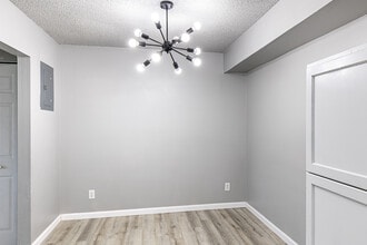 Forest Cove Apartments in Maryville, MO - Building Photo - Interior Photo