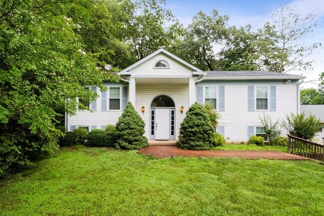 property at 11821 Sinclair Ln