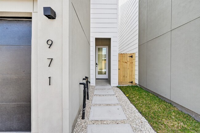 971 Highland Lgt Ln in Houston, TX - Building Photo - Building Photo