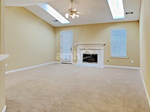 4731 Gold Mine Dr in Sugar Hill, GA - Foto de edificio - Building Photo