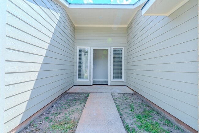 2714 Flintrock Cir in Houston, TX - Building Photo - Building Photo