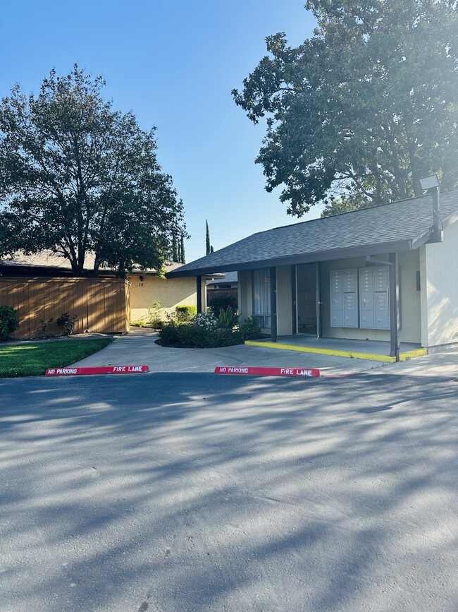 Whitney Villa Apartments