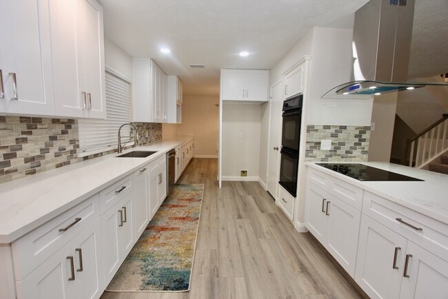 3015 Green Fields Dr