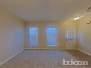 3816 Shenfield Dr in Union City, GA - Foto de edificio - Building Photo