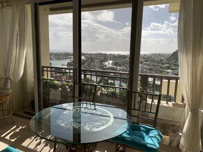 6710 Hawaii Kai Dr in Honolulu, HI - Building Photo - Building Photo