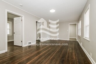 2201 E 59th St in Kansas City, MO - Building Photo - Building Photo