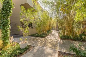 Centre Towers Apartments in Chula Vista, CA - Building Photo - Building Photo