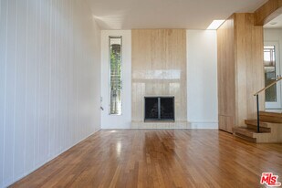 8895 Appian Way in Los Angeles, CA - Building Photo