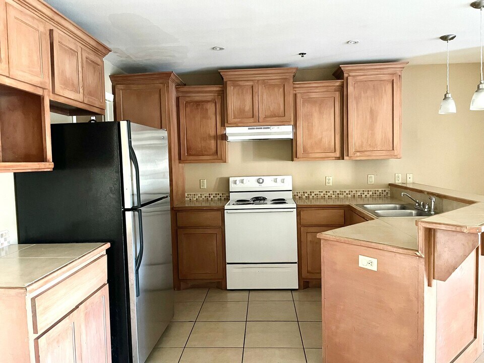 1303 W Kiwi in Pharr, TX - Building Photo