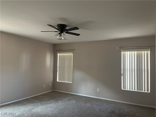 10456 Wellington Manor Ave in Las Vegas, NV - Building Photo - Building Photo