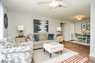 Lakeland East Apartment Homes in Flowood, MS - Building Photo