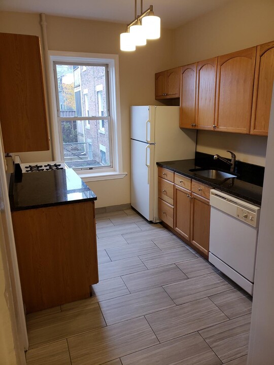 8 Farrington Ave, Unit 1 in Boston, MA - Building Photo