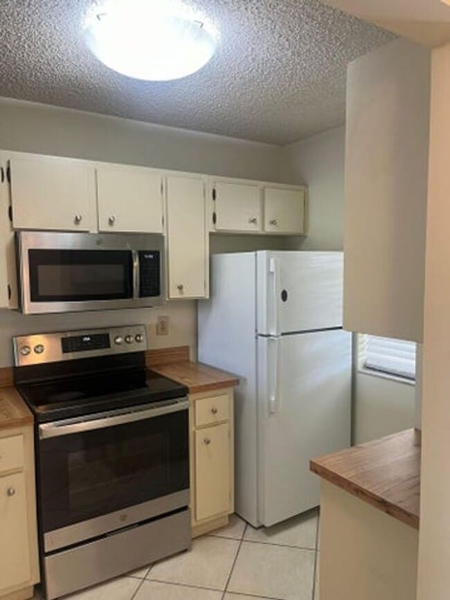 property at 9993 Three Lakes Cir