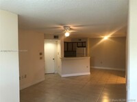 643 Vista Isles Dr in Plantation, FL - Building Photo - Building Photo