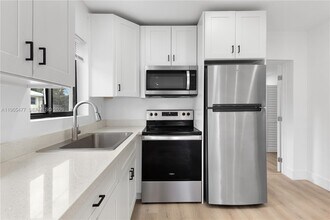 1918 Taft St in Hollywood, FL - Building Photo - Building Photo