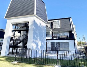 1801 Campbell Rd in Houston, TX - Building Photo - Building Photo