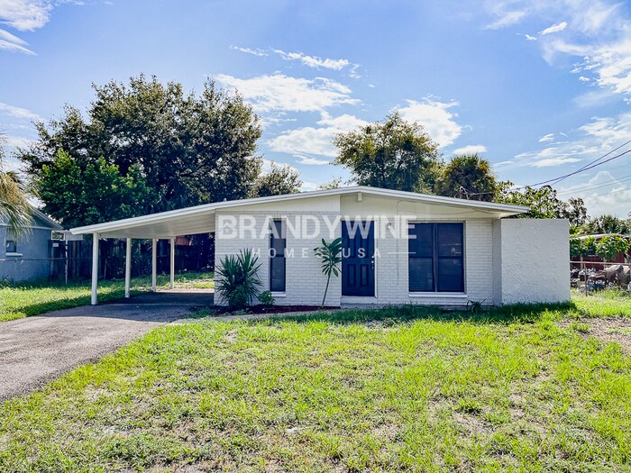 3005 Dodge St in Tampa, FL - Building Photo