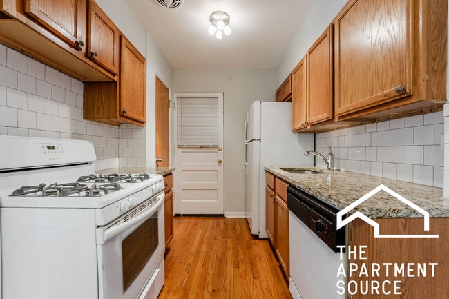 6535 N Mozart St, Unit 1F in Chicago, IL - Building Photo - Building Photo