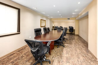 Paddington Square in Silver Spring, MD - Building Photo - Building Photo