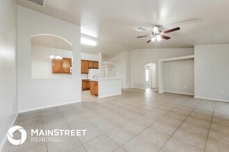 329 Lubdel Ave S in Lehigh Acres, FL - Foto de edificio - Building Photo