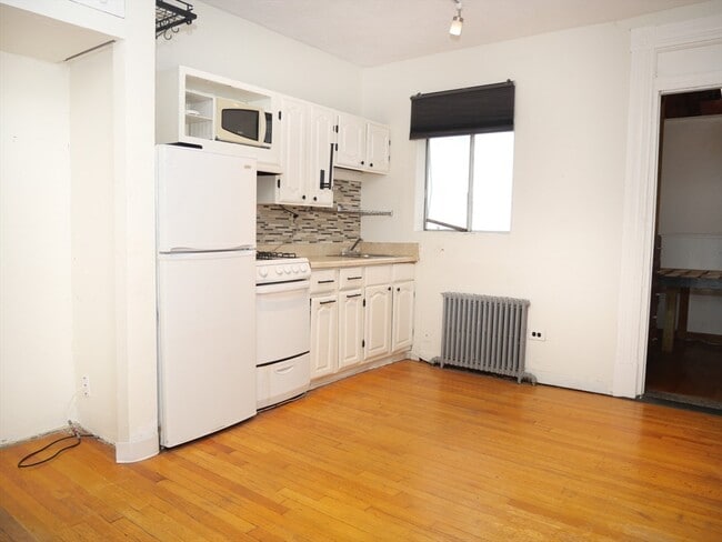 property at 259 W Newton St