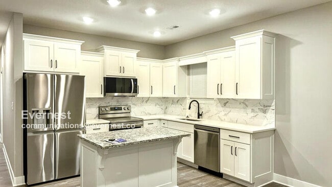 910 S Pope Ave in Independence, MO - Building Photo - Building Photo