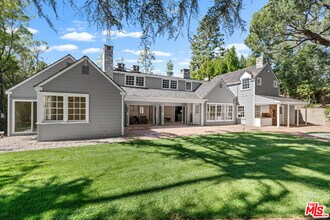 926 N Alpine Dr in Beverly Hills, CA - Building Photo - Building Photo