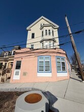 48 Quincy St, Unit 3 in Somerville, MA - Foto de edificio - Building Photo