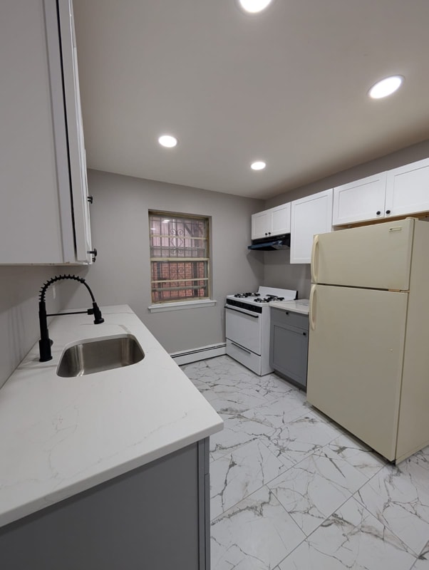 property at 52-54 W Stratford Pl