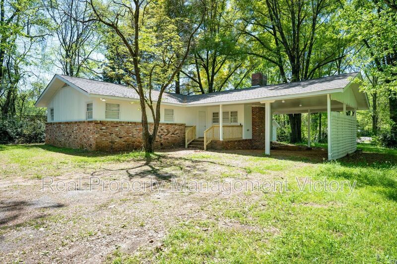 240 Melton St in Montevallo, AL - Building Photo