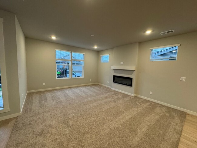 7344 SE Madrone St in Hillsboro, OR - Building Photo - Building Photo