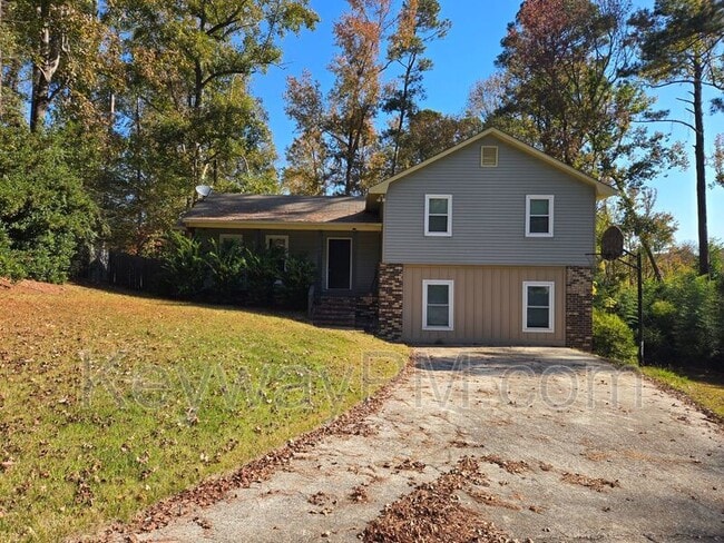 property at 3844 Creek Ct