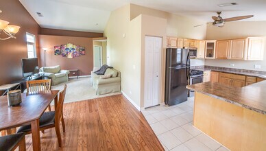 213 Cathy Ln in Mount Prospect, IL - Building Photo - Building Photo