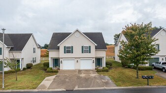 4532 Picadilly Cir in Jasper, IN - Building Photo