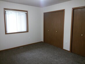 Highview Estates in Fox Lake, WI - Foto de edificio - Building Photo