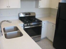 1931 S Miller St in Santa Maria, CA - Building Photo